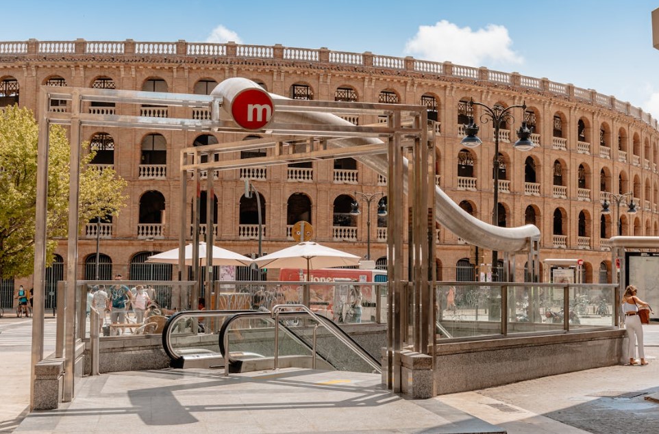 Lees meer over het artikel Metro in Valencia pakken? Handig reizen met de OV