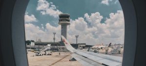 Lees meer over het artikel Bezig blijven op de luchthaven: Waarom online casino’s de beste entertainmentoptie zijn